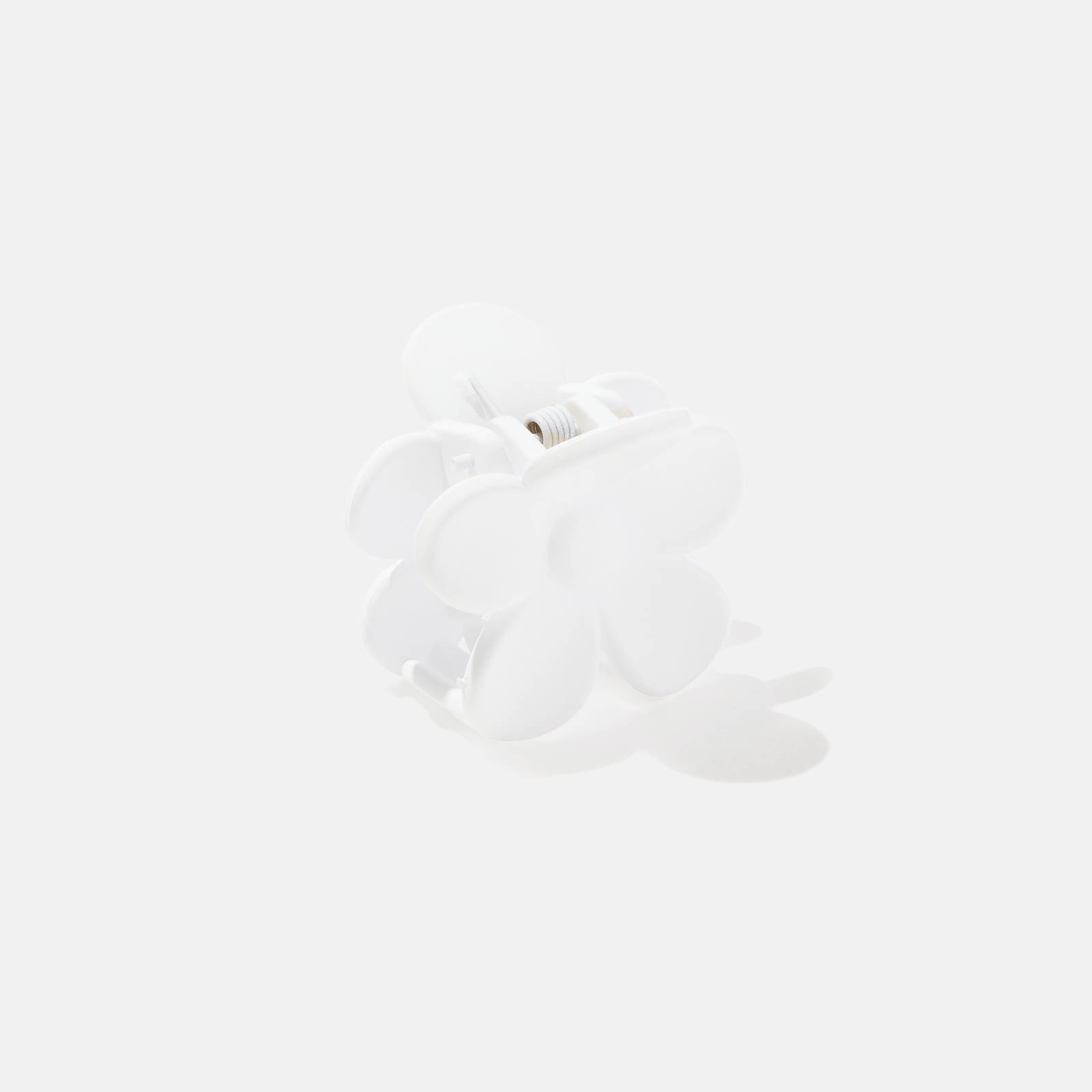 Hårklämma - liten vit blomma