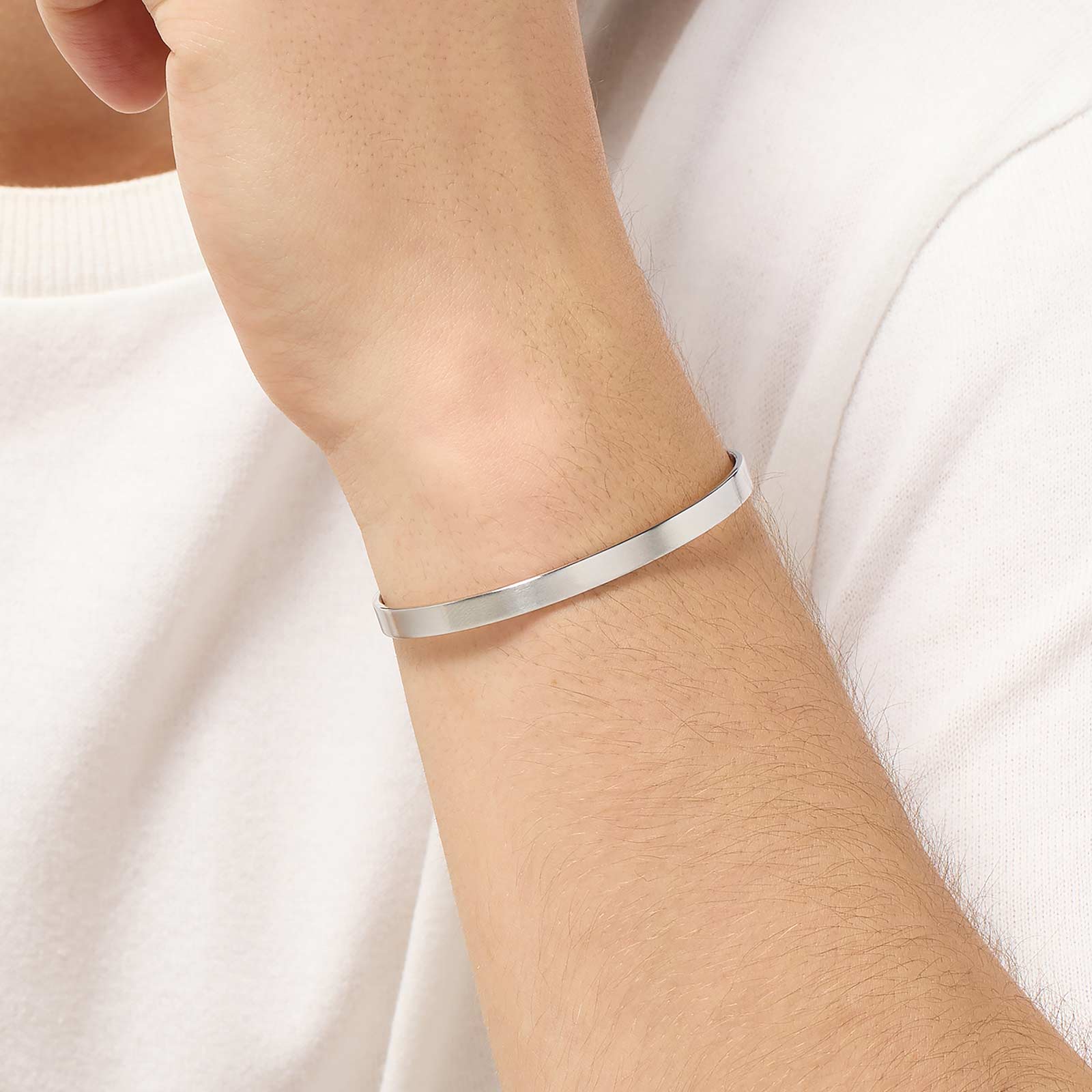 Stålarmband herr - matt Bangle, 5mm bred Stålarmband herr - matt Bangle, 5mm bred