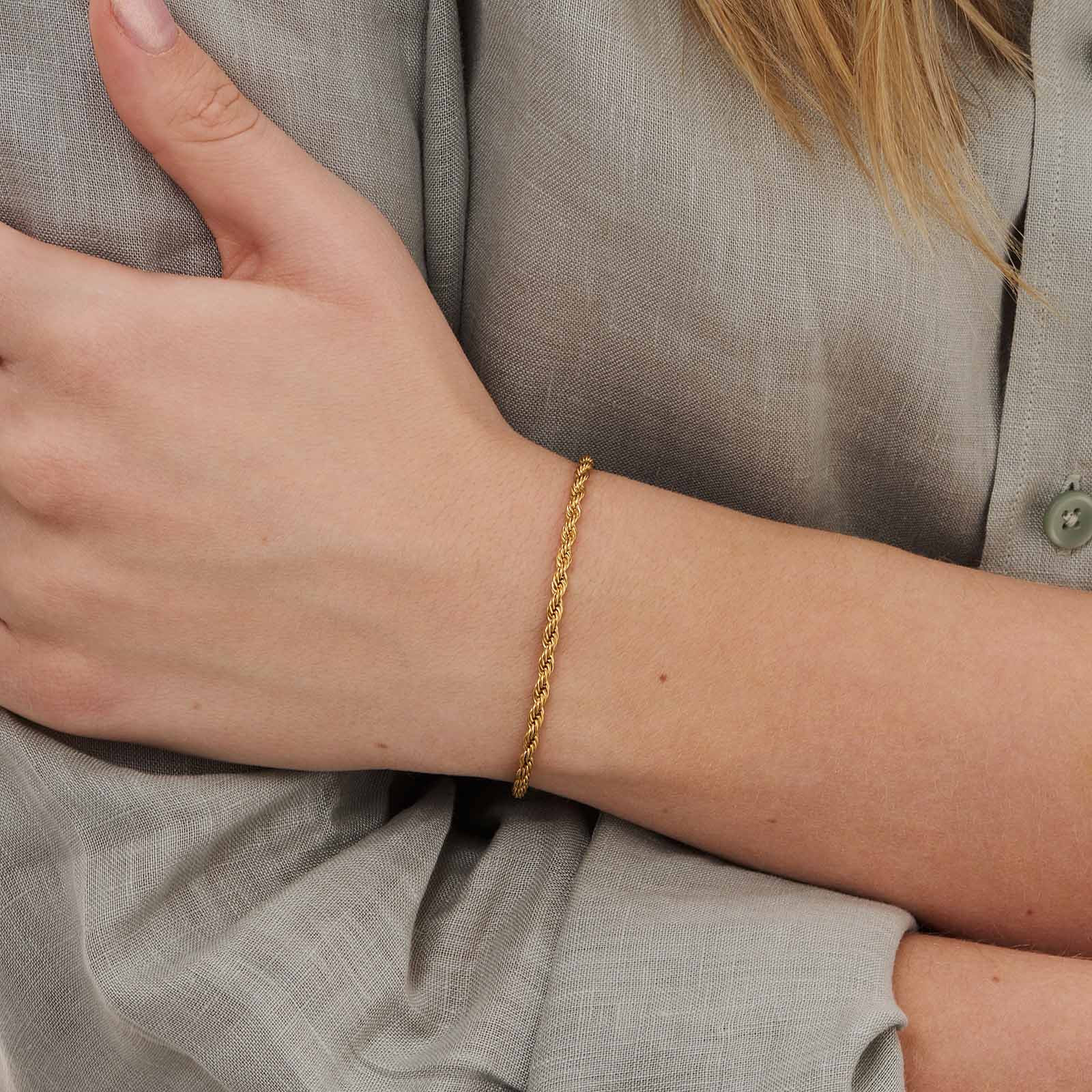 Guldpläterat stålarmband replänk 3 mm Guldpläterat stålarmband replänk 3 mm