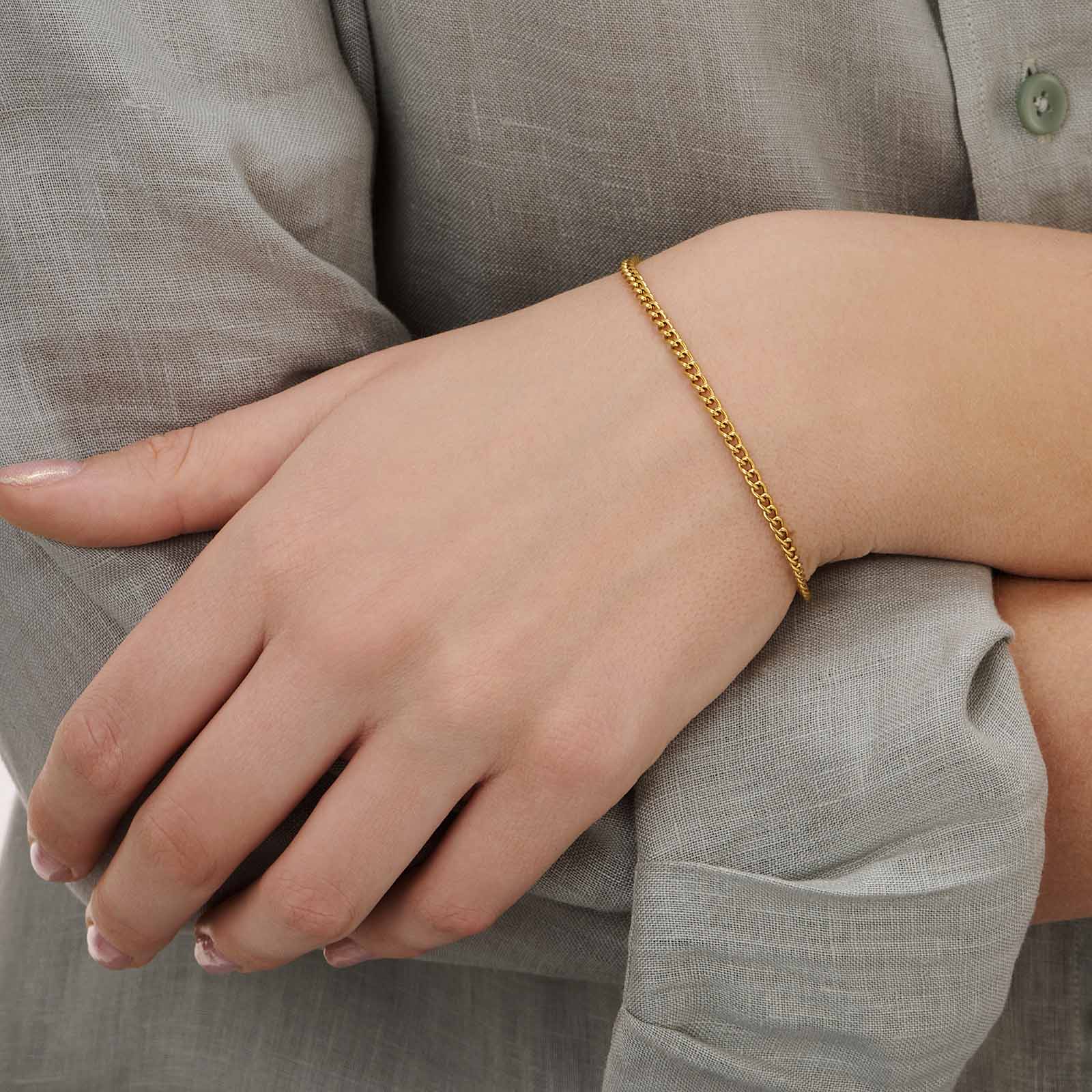 Guldpläterat stålarmband pansarlänk 3 mm Guldpläterat stålarmband pansarlänk 3 mm